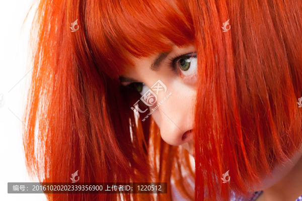 美麗出眾的紅頭發(fā)女人