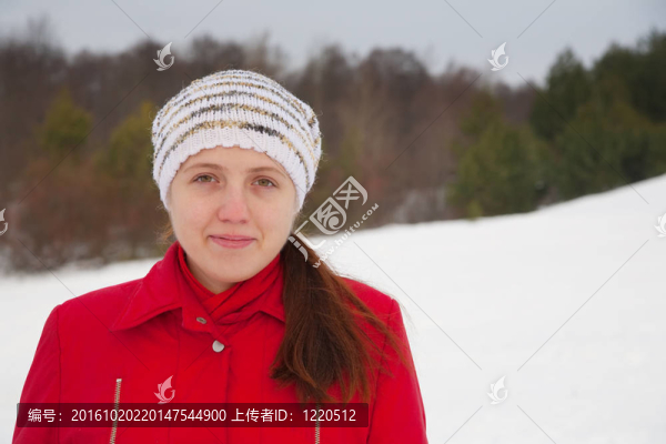 紅冬女孩