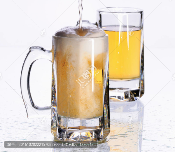 杯啤酒