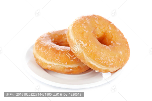 一盤美味的甜甜圈兩