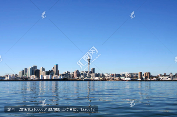 奧克蘭市；一個(gè)晴朗的早晨，在一個(gè)晴朗的早晨的