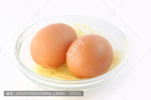 雞蛋在玻璃碗里