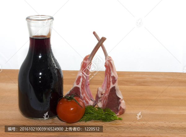 羊肉和酒架