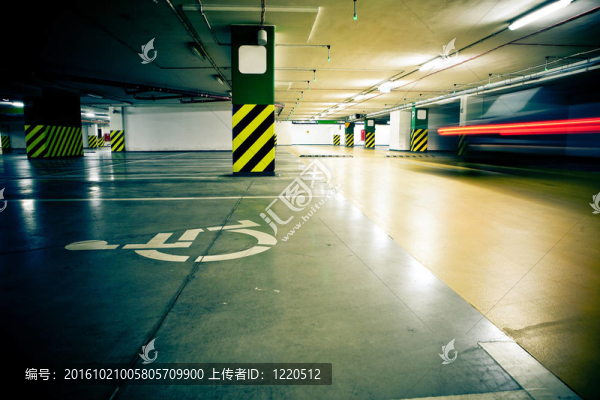 停車庫；地下車內(nèi)運動模糊