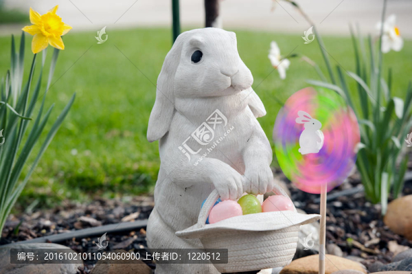 復活節(jié)時帶旋轉(zhuǎn)輪的兔子
