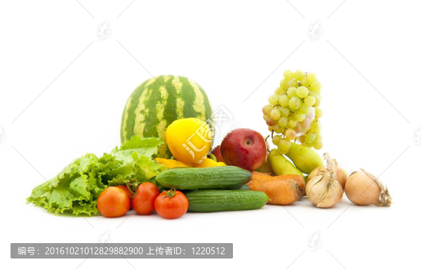 白色背景上的各種蔬菜和水果