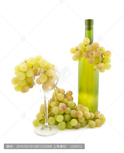 白葡萄酒和白葡萄酒瓶