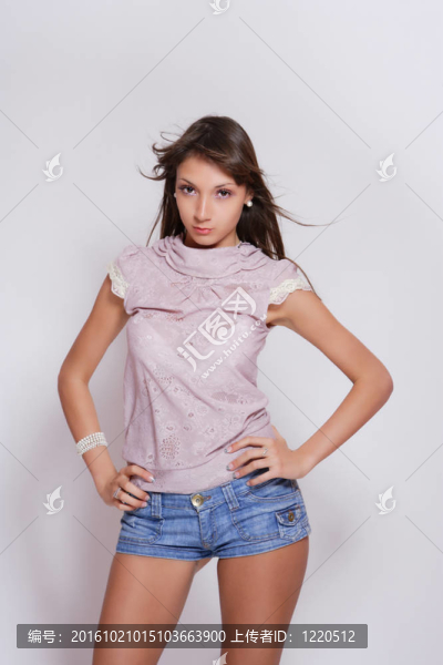一個美麗年輕性感女人的畫像