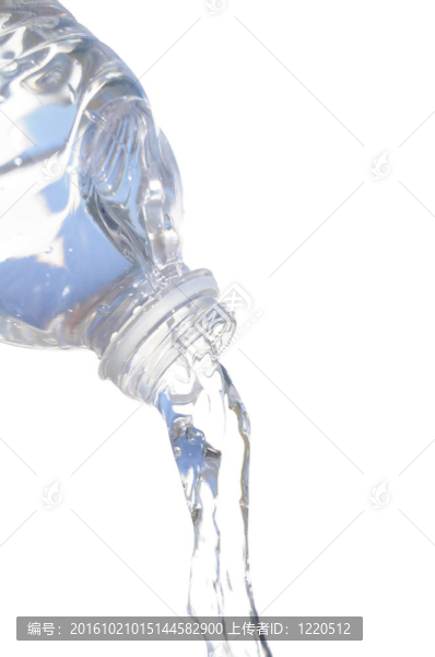 塑料瓶水倒出