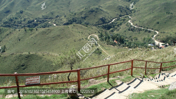 長路迢迢
