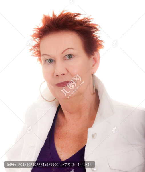 老女人與時髦的看鏡頭