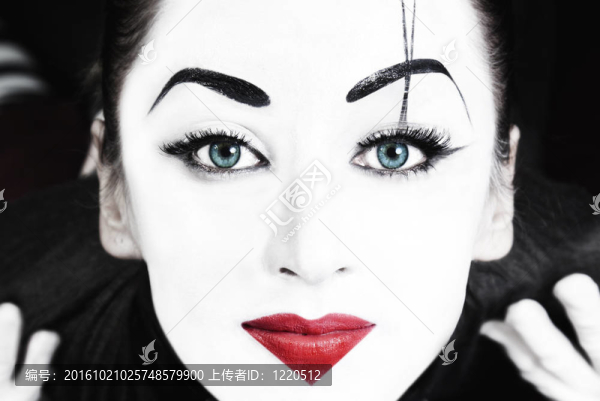 美麗的女人MIME的藍(lán)眼睛