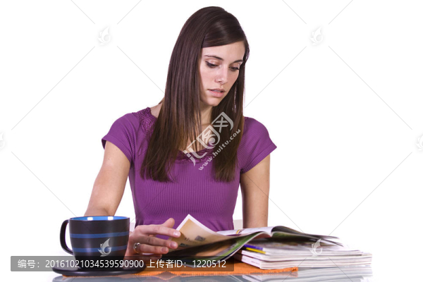 看雜志的美女