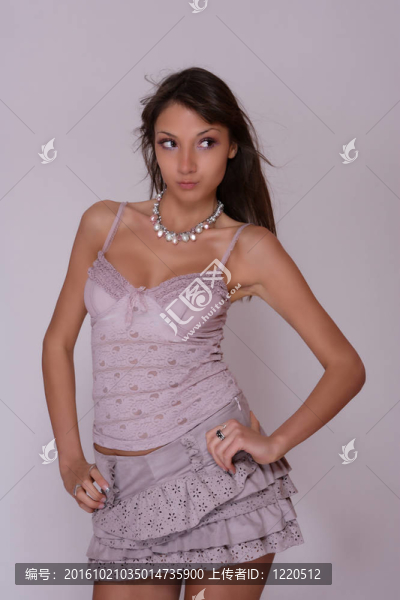 一個美麗年輕性感女人的畫像