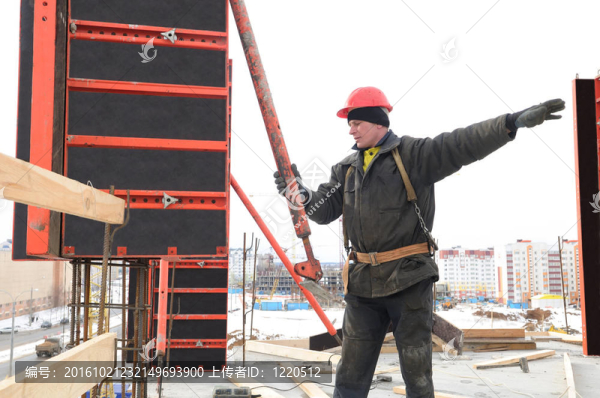 工人建筑和混凝土模板