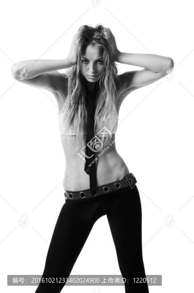 穿著白色背景的年輕苗條女人