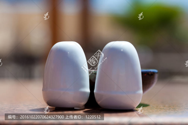 陶瓷鹽和振動(dòng)篩