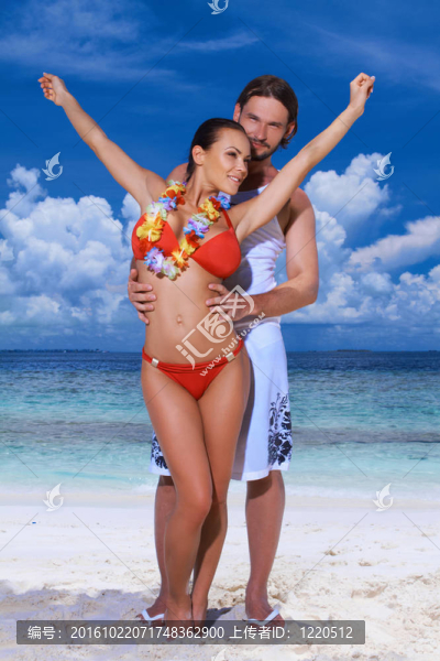 夫婦在馬爾代夫