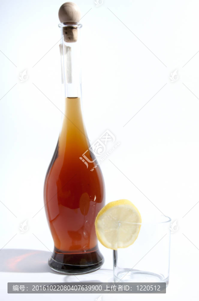 苦艾酒的瓶子