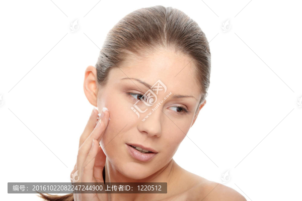 美麗的年輕女子與奶油