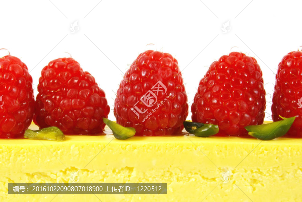 覆盆子慕斯蛋糕