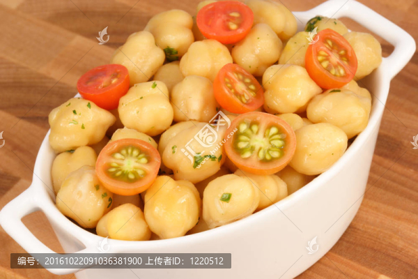 與圣女果鷹嘴豆