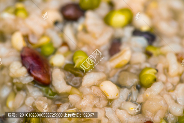 紅豆綠豆薏米雜糧粥