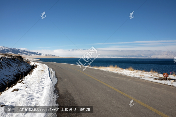 賽里木湖環(huán)湖公路