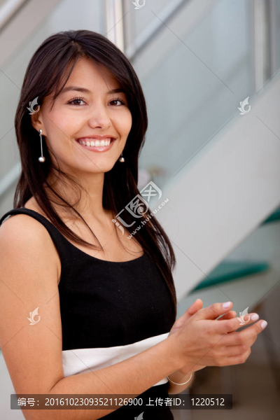 女商人鼓掌