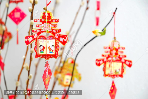 中國農(nóng)歷新年樹裝飾
