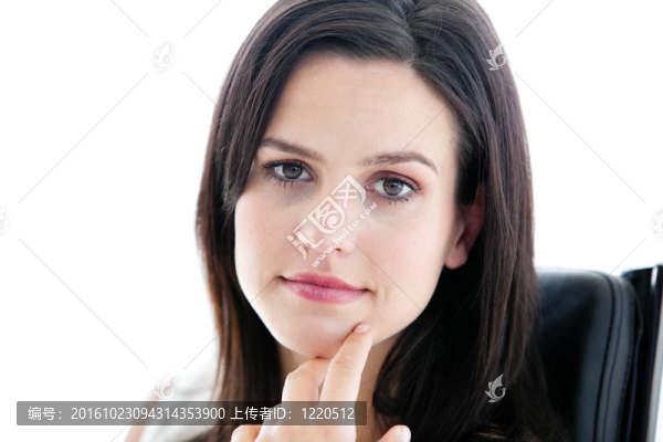 一個(gè)自信的女商人的肖像