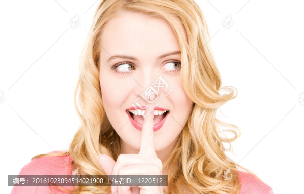 手指在嘴唇