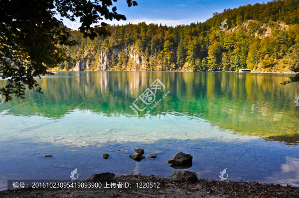 高寒山區(qū)的湖