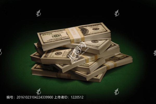 成堆的現(xiàn)金