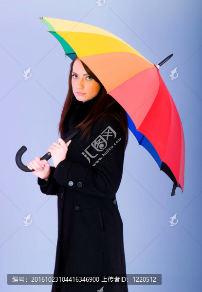 帶傘的年輕女人肖像