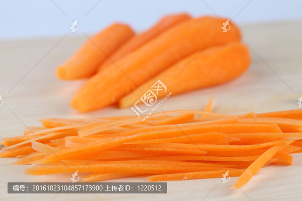 切碎的胡蘿卜