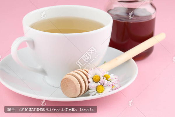 雛菊和蜂蜜涼茶
