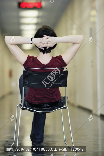 女人放松的室內(nèi)