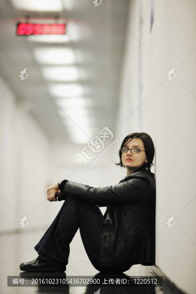 女人放松的室內(nèi)