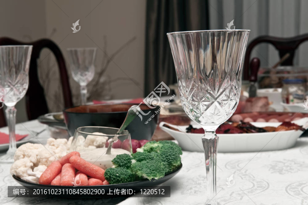 餐桌上的食物