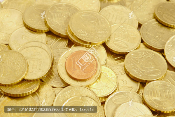 白色背景下的貨幣歐元