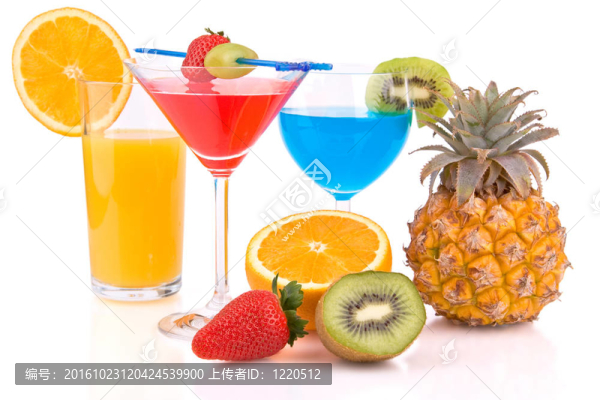五顏六色的水果雞尾酒