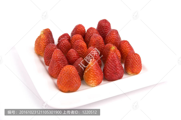 盤子上的草莓