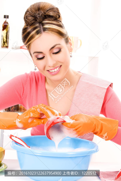 家庭主婦洗菜