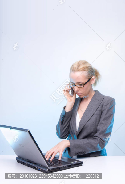 金發(fā)的女商人