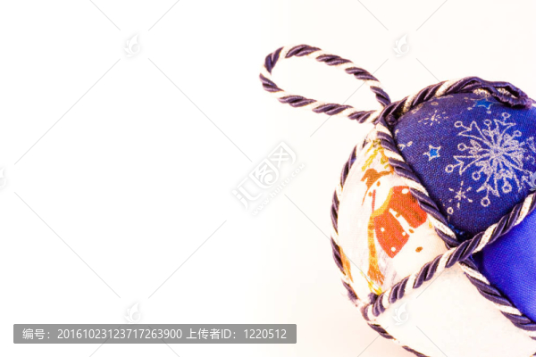 手工制作的圣誕球