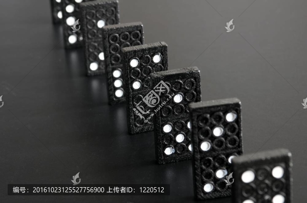 多米諾