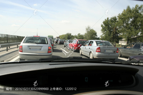 汽車上路