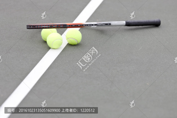網(wǎng)球和球拍