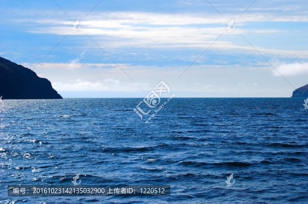 貝加爾湖。秋天。